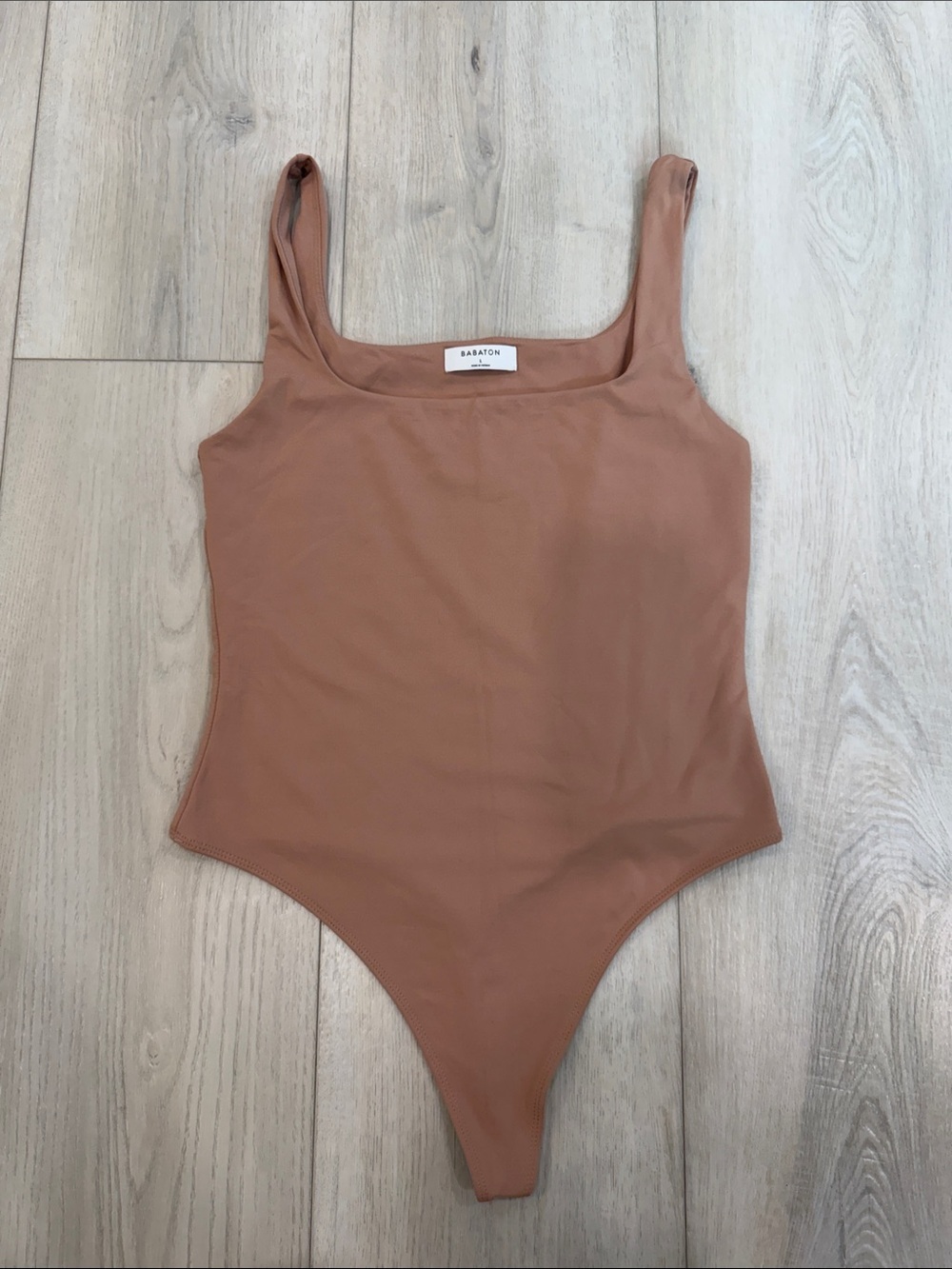 Aritzia Babaton Contour Square Neck Bodysuit Tan Size Large